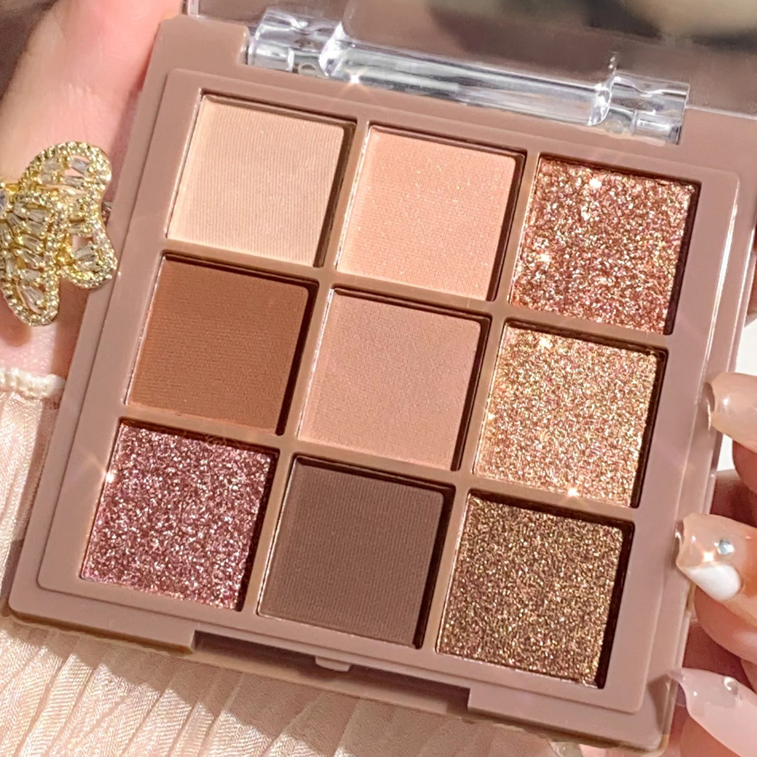Beauty Huda Makeup - Роскошная палитра теней для век 9–18
