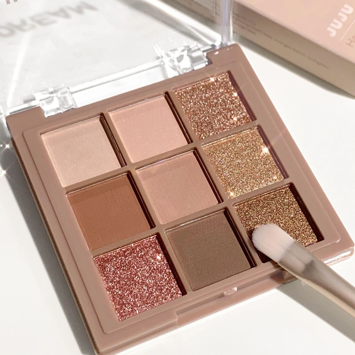 Роскошная палитра теней для ве – обзор и цена Beauty Huda Makeup