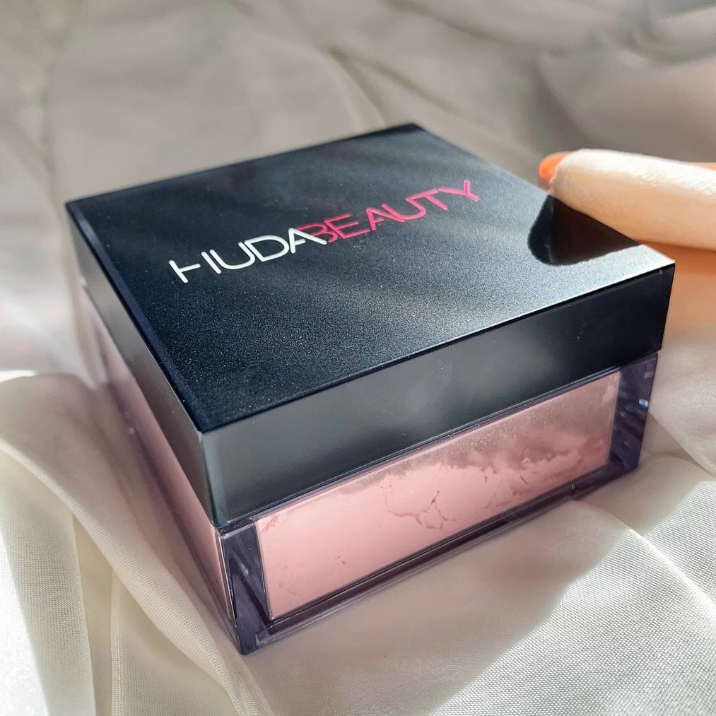 Huda Easy Bake Рассыпчатая пуд – обзор и цена Beauty Huda Makeup